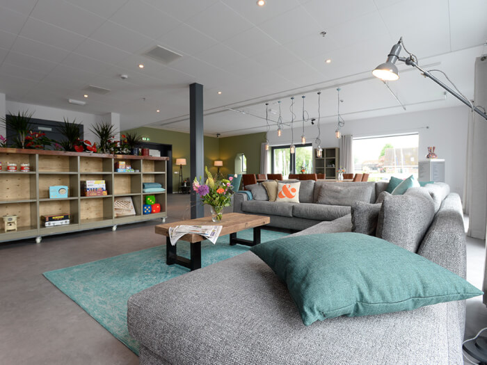 Groepsaccommodatie in Elahuizen (Friesland) voor 24 personen met 12 slaapkamers en 8 badkamers.