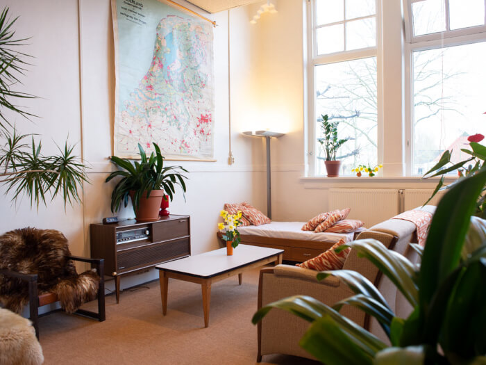 Groepsaccommodatie in De Veenhoop (Friesland) voor 10 personen met 2 slaapkamers en 2 badkamers.
