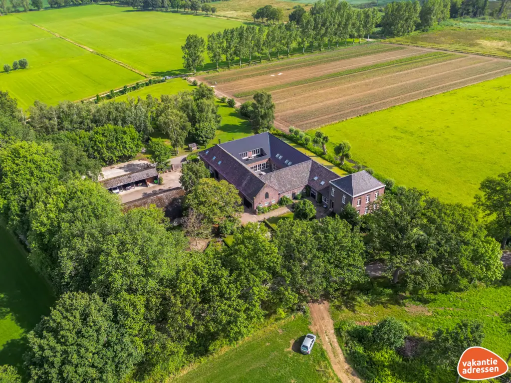 Groepsaccommodatie in Swolgen (Limburg) voor 35 personen met 14 slaapkamers en 14 badkamers.