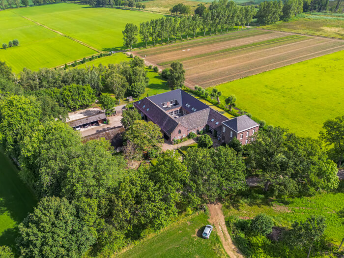 Groepsaccommodatie in Swolgen (Limburg) voor 35 personen met 14 slaapkamers en 14 badkamers.
