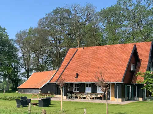 Exclusieve vakantiewoning met hottub op een nostalgisch Twents erf