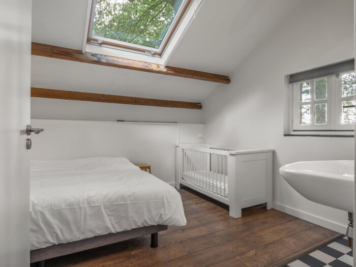 Groepsaccommodatie in Eibergen (Gelderland) voor 16 personen met 8 slaapkamers en 8 badkamers.
