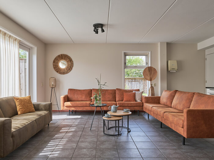 Groepsaccommodatie in Hippolytushoef (Noord-Holland) voor 20 personen met 9 slaapkamers en 4 badkamers.