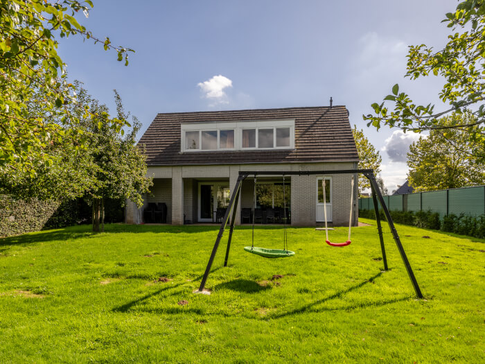 Groepsaccommodatie in Klimmen (Limburg) voor 18 personen met 8 slaapkamers en 3 badkamers.