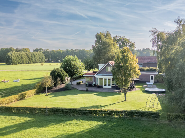 Groepsaccommodatie in Doornspijk (Gelderland) voor 10 personen met 5 slaapkamers en 2 badkamers.