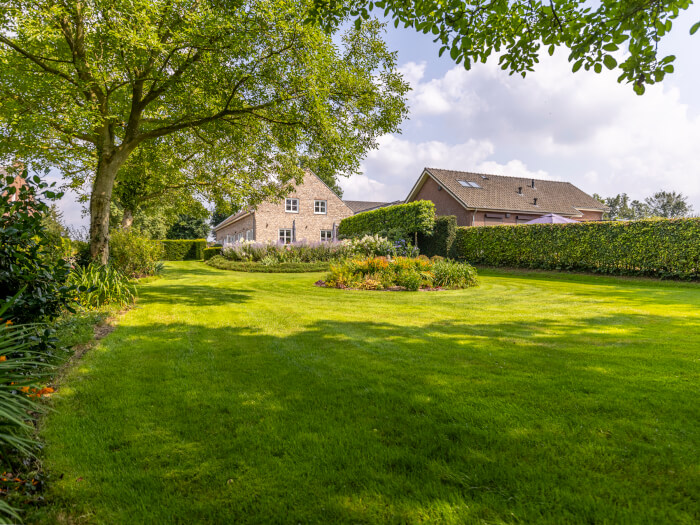 Groepsaccommodatie in Swalmen (Limburg) voor 24 personen met 8 slaapkamers en 4 badkamers.