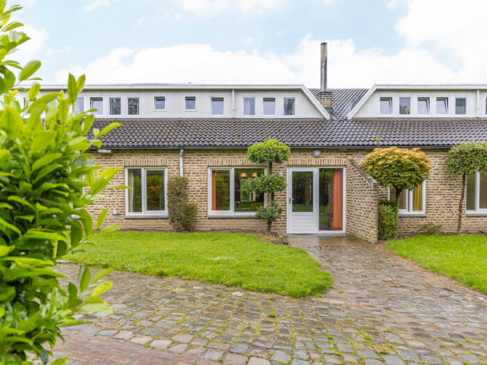 Groepsaccommodatie in Gulpen (Limburg) voor 15 personen met 7 slaapkamers en 3 badkamers.