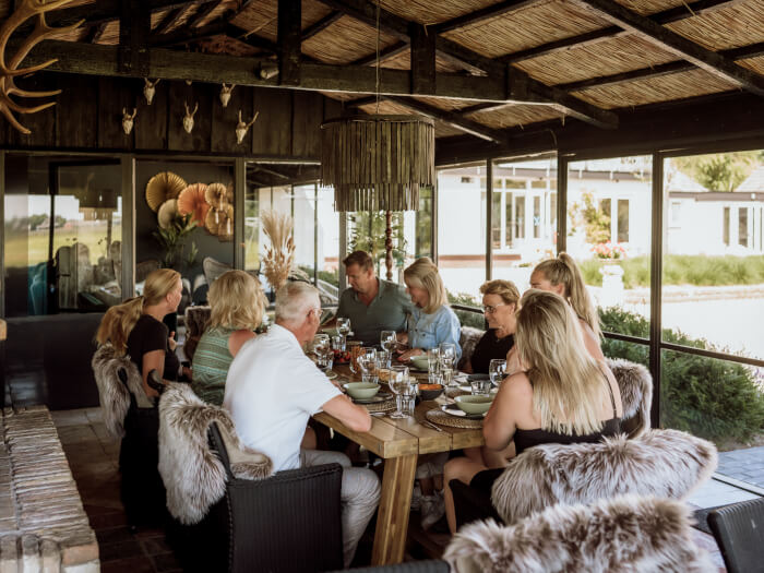 Groepsaccommodatie in Venhuizen (Noord-Holland) voor 20 personen met 10 slaapkamers en 6 badkamers.