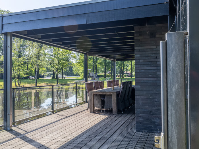 Groepsaccommodatie in Denekamp (Overijssel) voor 12 personen met 6 slaapkamers en 2 badkamers.