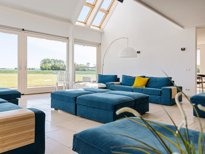 Groepsaccommodatie in Wierum (Friesland) voor 22 personen met 7 slaapkamers en 6 badkamers.