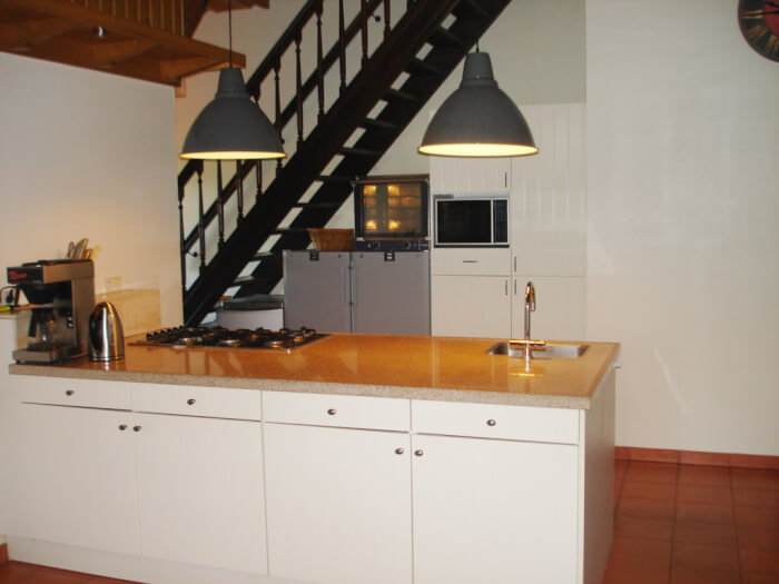 Groepsaccommodatie in Markelo (Overijssel) voor 24 personen met 11 slaapkamers en 9 badkamers.