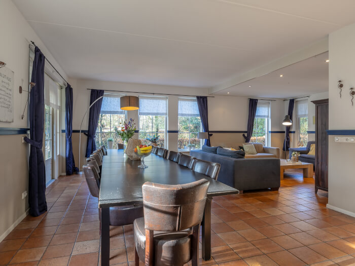 Groepsaccommodatie in Uddel (Gelderland) voor 17 personen met 7 slaapkamers en 3 badkamers.