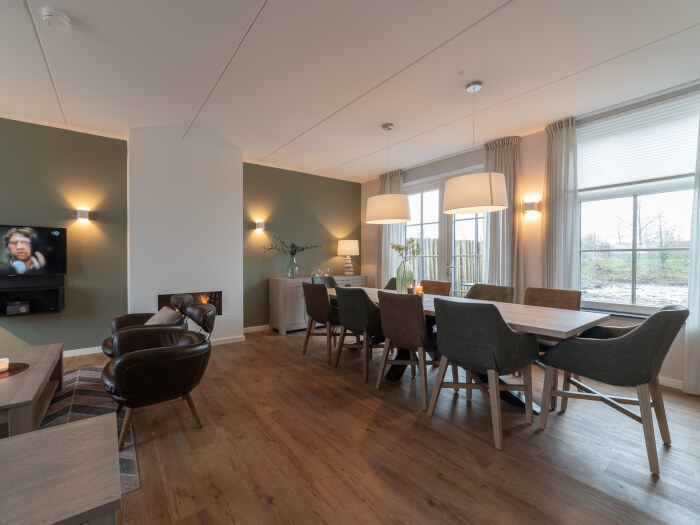 Groepsaccommodatie in Colijnsplaat (Zeeland) voor 8 personen met 4 slaapkamers en 3 badkamers.