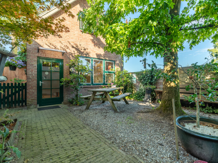 Groepsaccommodatie in Haaksbergen (Overijssel) voor 10 personen met 5 slaapkamers en 2 badkamers.