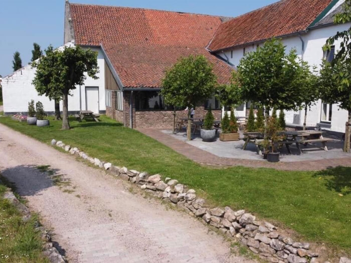 Groepsaccommodatie in Bemelen (Limburg) voor 20 personen met 7 slaapkamers en 3 badkamers.