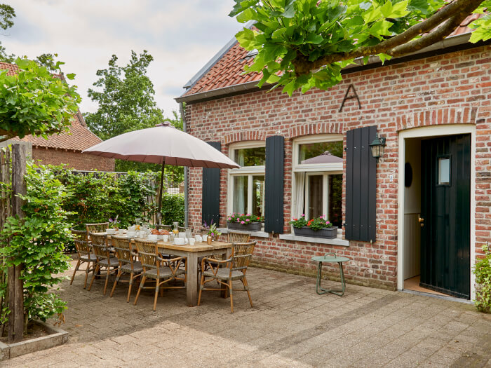 Groepsaccommodatie in Baarlo (Limburg) voor 10 personen met 4 slaapkamers en 2 badkamers.