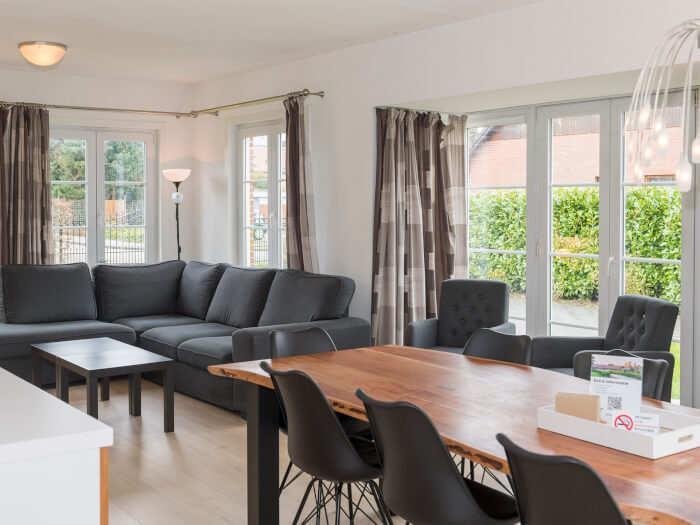 Groepsaccommodatie in Hengstdijk (Zeeland) voor 10 personen met 4 slaapkamers en 2 badkamers.
