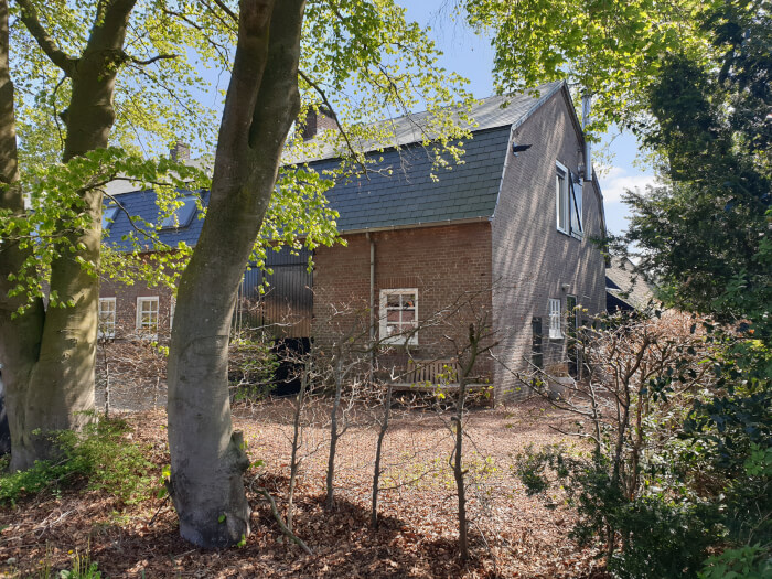 Groepsaccommodatie in Leende (Noord-Brabant) voor 10 personen met 5 slaapkamers en 2 badkamers.