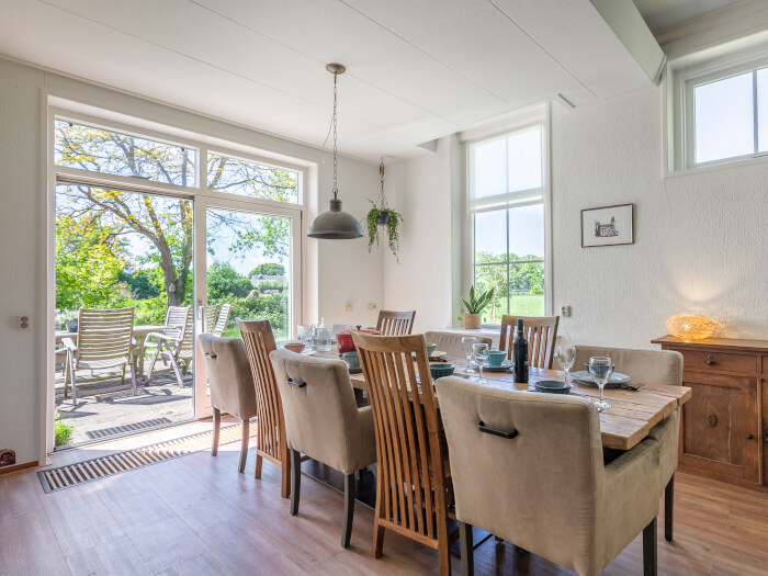 Groepsaccommodatie in Winterswijk (Gelderland) voor 12 personen met 5 slaapkamers en 2 badkamers.