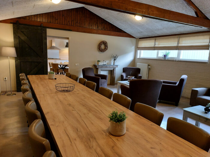 Groepsaccommodatie in Epen (Limburg) voor 16 personen met 6 slaapkamers en 2 badkamers.