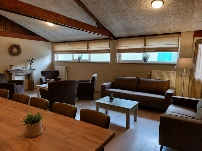 Groepsaccommodatie in Epen (Limburg) voor 16 personen met 6 slaapkamers en 2 badkamers.