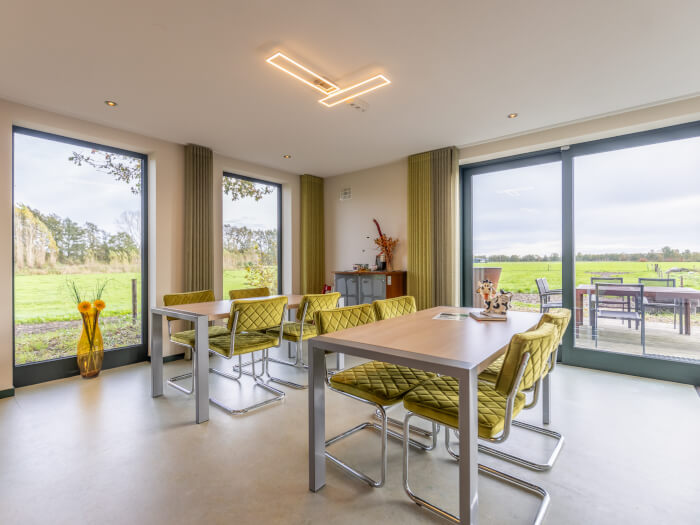 Groepsaccommodatie in Erp (Noord-Brabant) voor 12 personen met 5 slaapkamers en 5 badkamers.