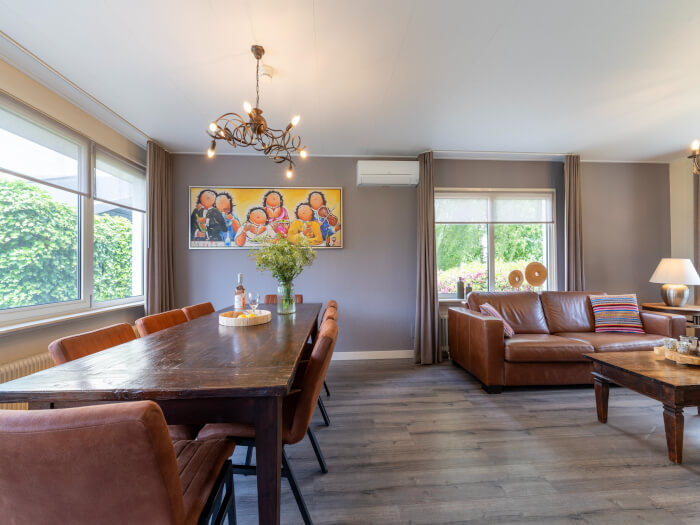 Groepsaccommodatie in Nistelrode (Noord-Brabant) voor 13 personen met 5 slaapkamers en 2 badkamers.
