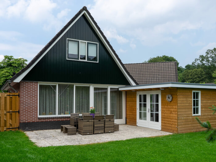 Groepsaccommodatie in Winterswijk (Gelderland) voor 6 personen met 3 slaapkamers en 1 badkamers.