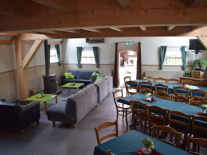 Groepsaccommodatie in Wijchen (Gelderland) voor 37 personen met 7 slaapkamers en 5 badkamers.