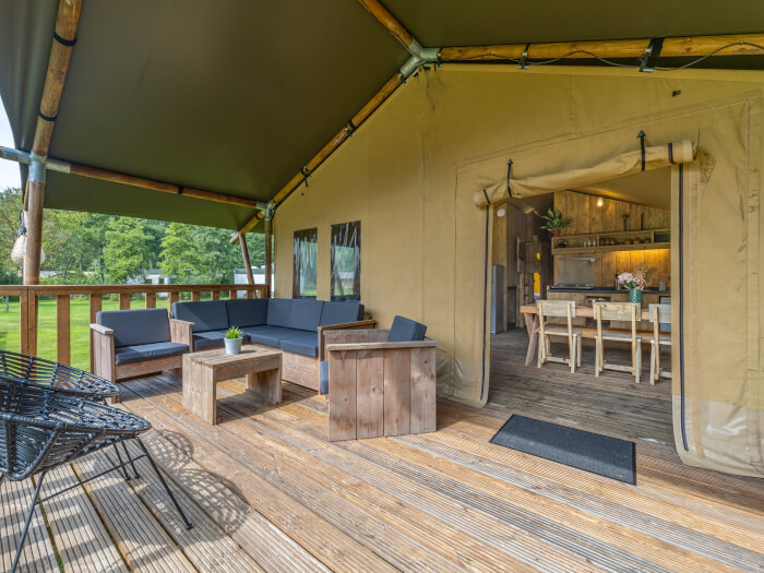 Groepsaccommodatie in Beltrum (Gelderland) voor 20 personen met 10 slaapkamers en 4 badkamers.