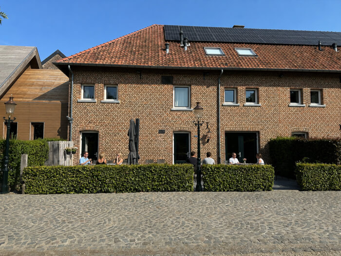Groepsaccommodatie in Slenaken (Limburg) voor 20 personen met 9 slaapkamers en 9 badkamers.
