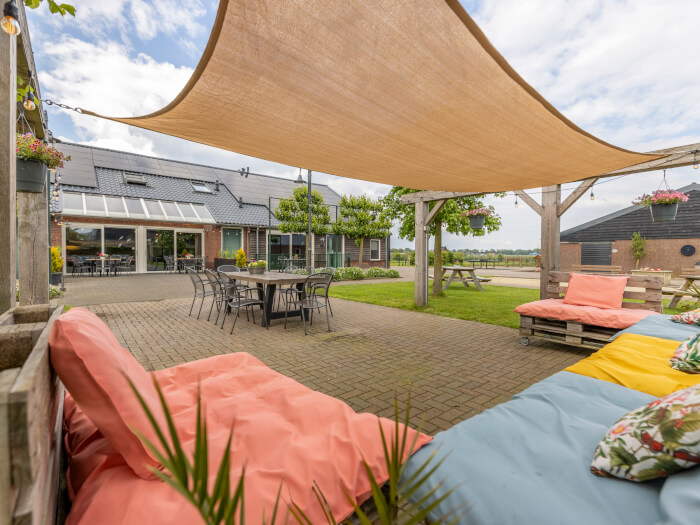 Groepsaccommodatie in Heusden (Noord-Brabant) voor 30 personen met 14 slaapkamers en 8 badkamers.