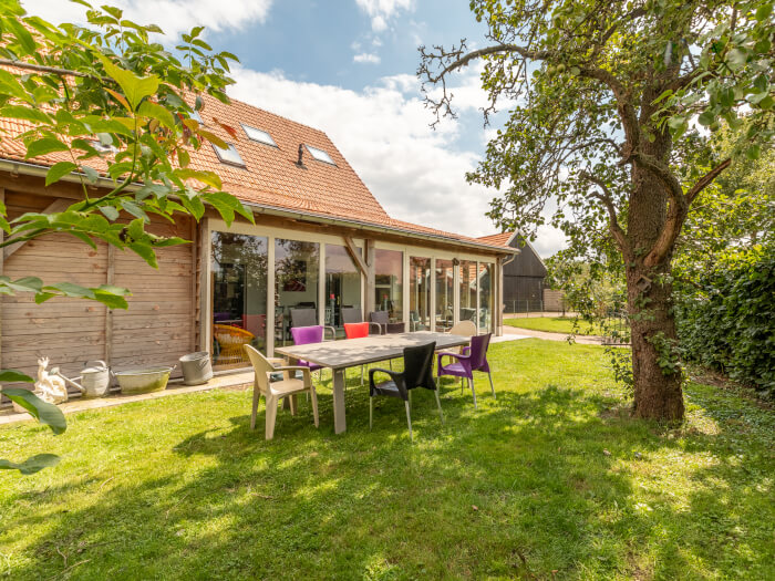 Groepsaccommodatie in Winterswijk Miste (Gelderland) voor 8 personen met 4 slaapkamers en 2 badkamers.