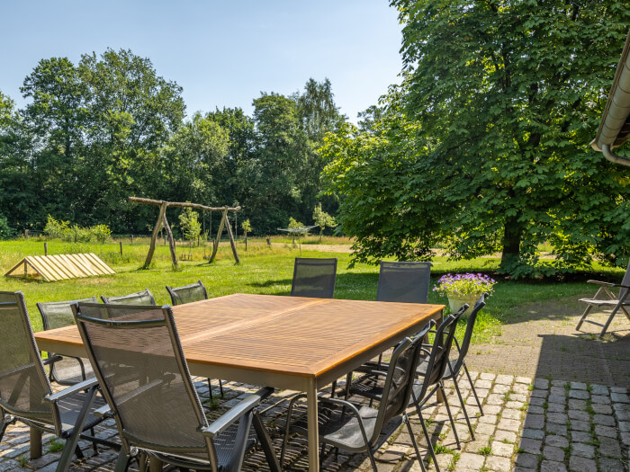 Groepsaccommodatie in Tubbergen (Overijssel) voor 12 personen met 6 slaapkamers en 2 badkamers.