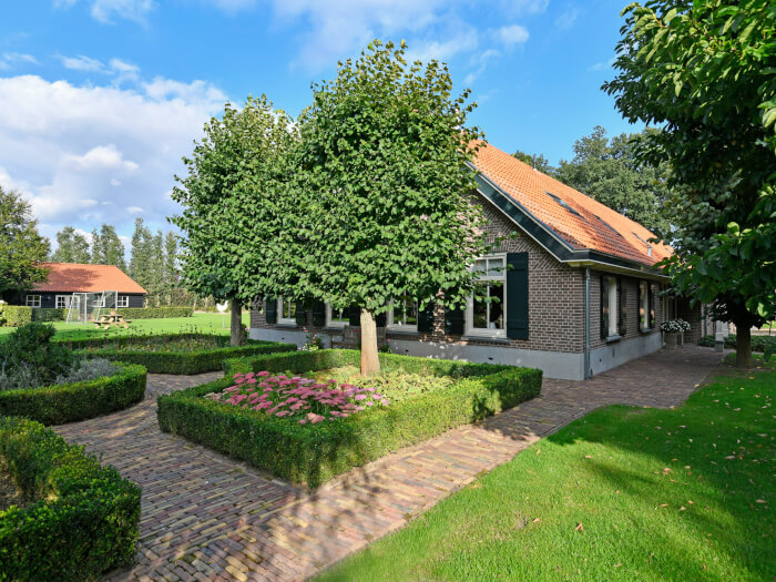 Groepsaccommodatie in Bennekom (Gelderland) voor 20 personen met 7 slaapkamers en 2 badkamers.