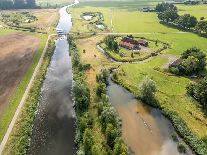 Groepsaccommodatie in Voorst (Oude IJsselstreek) (Gelderland) voor 12 personen met 5 slaapkamers en 2 badkamers.