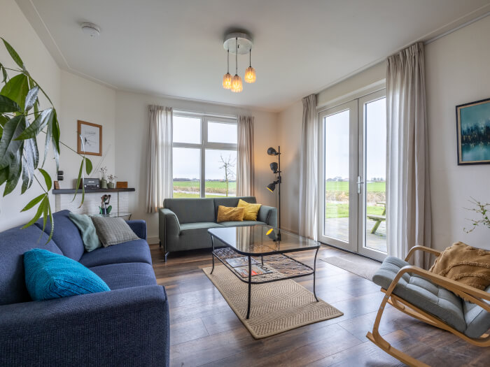 Groepsaccommodatie in Sloten (Friesland) voor 10 personen met 4 slaapkamers en 1 badkamers.