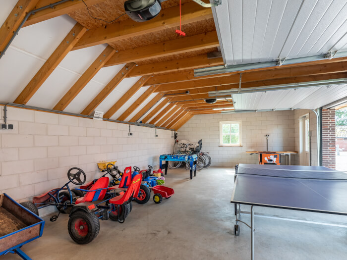 Groepsaccommodatie in Denekamp (Overijssel) voor 20 personen met 10 slaapkamers en 4 badkamers.