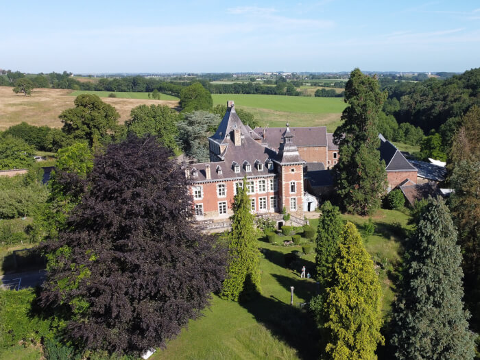 Groepsaccommodatie in Blegny (Limburg) voor 23 personen met 11 slaapkamers en 4 badkamers.
