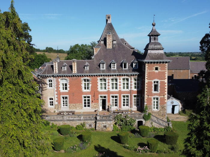 Groepsaccommodatie in Blegny (Limburg) voor 23 personen met 11 slaapkamers en 4 badkamers.
