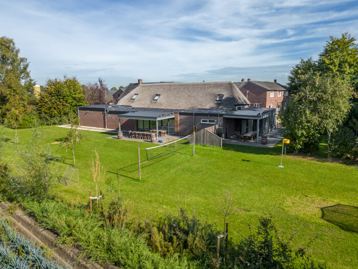 Groepsaccommodatie in Kronenberg (Limburg) voor 36 personen met 10 slaapkamers en 7 badkamers.
