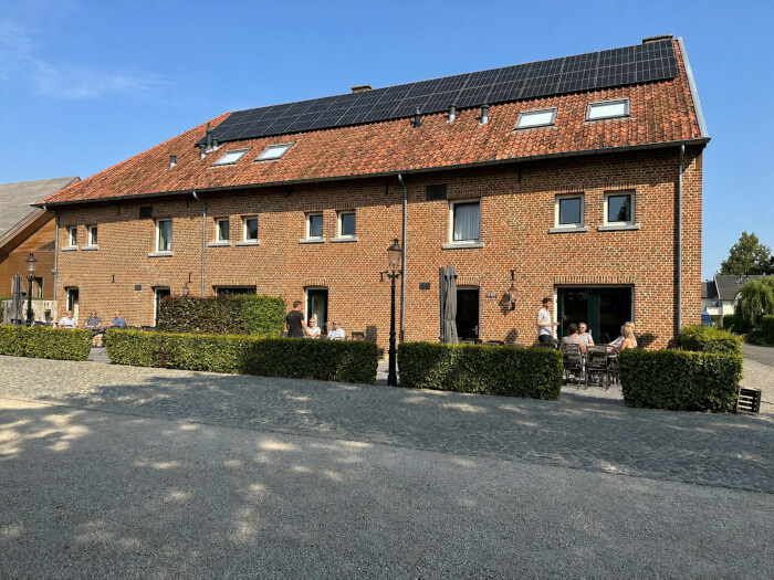 Groepsaccommodatie in Slenaken (Limburg) voor 60 personen met 23 slaapkamers en 20 badkamers.