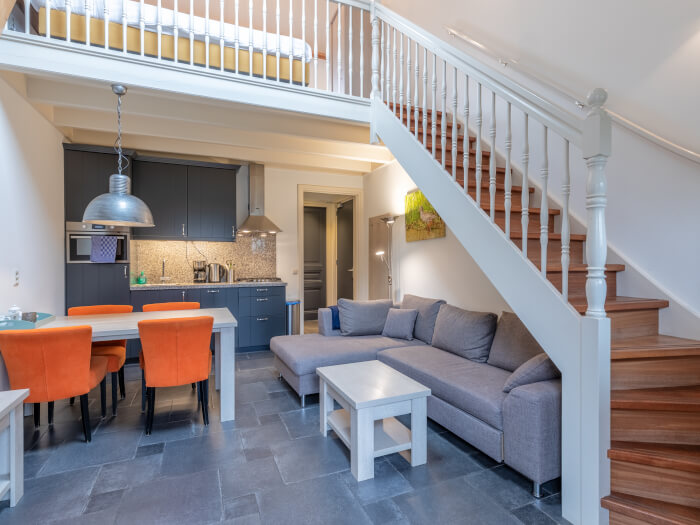 Groepsaccommodatie in Vreeland (Utrecht) voor 18 personen met 11 slaapkamers en 4 badkamers.