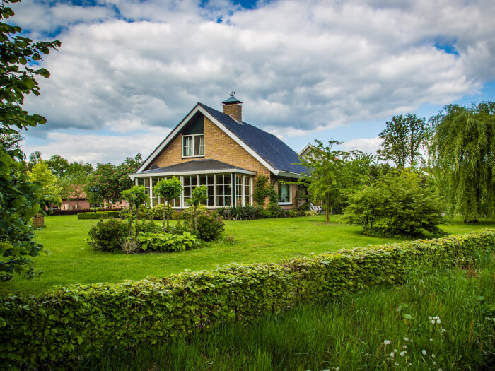 Groepsaccommodatie in Haaksbergen (Overijssel) voor 20 personen met 8 slaapkamers en 6 badkamers.