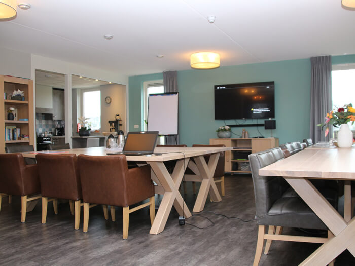 Groepsaccommodatie in Ane (Overijssel) voor 24 personen met 12 slaapkamers en 12 badkamers.