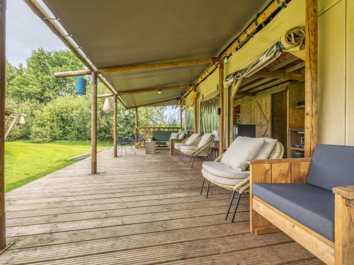 Groepsaccommodatie in Beltrum (Gelderland) voor 82 personen met 41 slaapkamers en 16 badkamers.