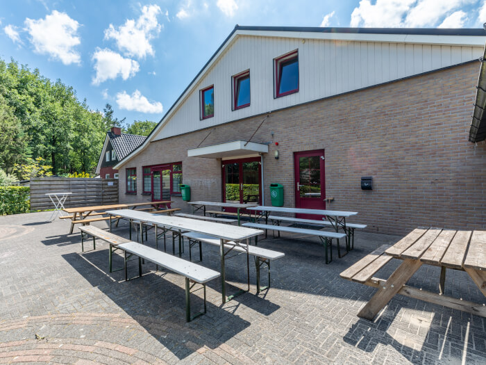 Groepsaccommodatie in Ommen (Overijssel) voor 40 personen met 11 slaapkamers en 8 badkamers.