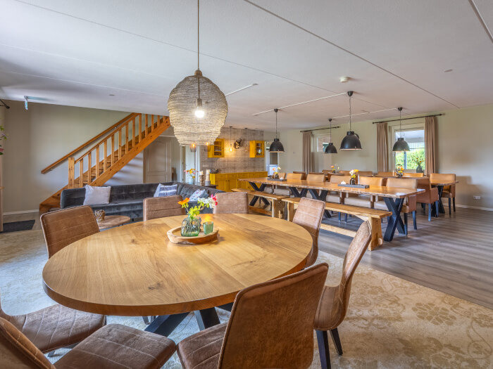 Groepsaccommodatie in Gelselaar (Gelderland) voor 40 personen met 16 slaapkamers en 16 badkamers.