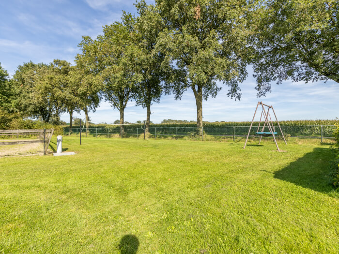Groepsaccommodatie in Venhorst (Noord-Brabant) voor 14 personen met 5 slaapkamers en 3 badkamers.