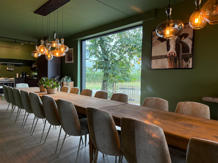Groepsaccommodatie in Ravels (Noord-Brabant) voor 25 personen met 8 slaapkamers en 8 badkamers.